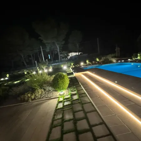 I Muretti A Secco 3* Castel Del Monte (Apulia)