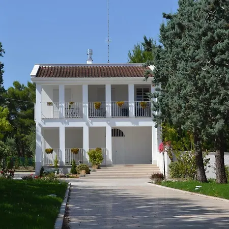 I Muretti A Secco 3* Castel Del Monte (Apulia)